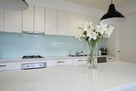 Kitchen glass spashback